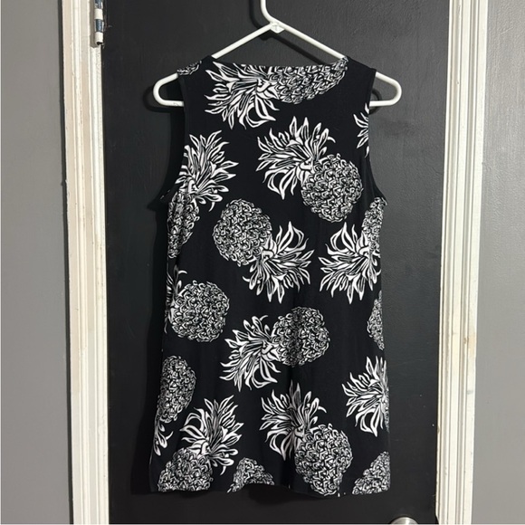 3/$14 Chico’s Pima Cotton Pineapple Tunic w/ Pockets Size: 1 US M - Picture 3 of 8